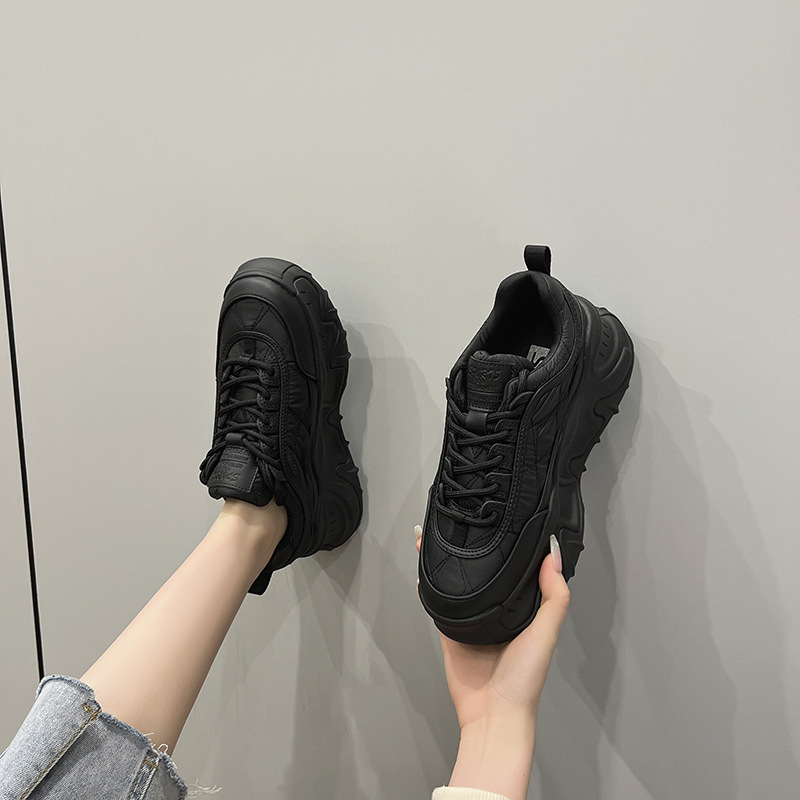 Platform cipő, koreai stílus, kerek orr, középmagas sarkú 3–5 cm, gumitalp