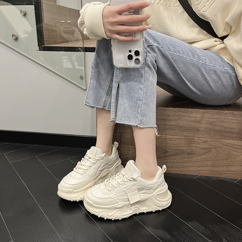 Platform cipő, koreai stílus, kerek orr, középmagas sarkú 3–5 cm, gumitalp