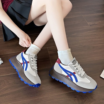 Női sportos-casual cipő, alacsony profilú, fűzős, PU felsőrész, gumírozott talp, kerek orr, lapos sarok, egyszínű, 2025 tavaszi megjelenés