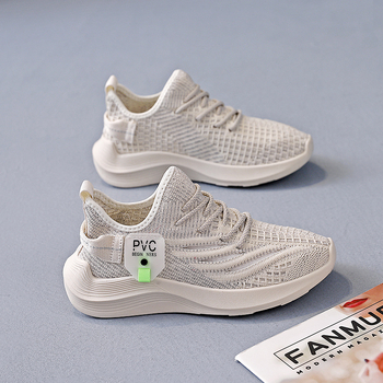 Női hálós futócipő, lélegző felsőrész, alacsony sarok 1-3 cm, gumírozott talp, kerek orr, elülső fűzés