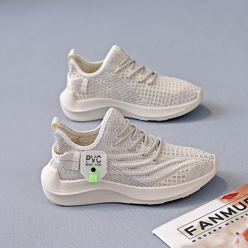 Női hálós futócipő, lélegző felsőrész, alacsony sarok 1-3 cm, gumírozott talp, kerek orr, elülső fűzés