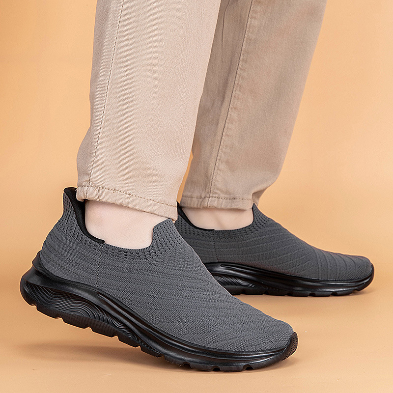 Pantofi de mers unisex cu design Slip-On, partea superioară din Flyknit, respirabili, vârf rotund, talpă anti-derapantă