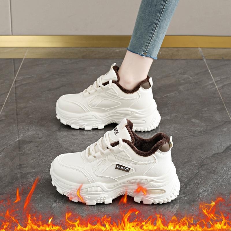 Női téli mindennapi cipő PU felsőrésszel, bolyhos belső, vastag gumi talp, 6–8 cm klines sarok