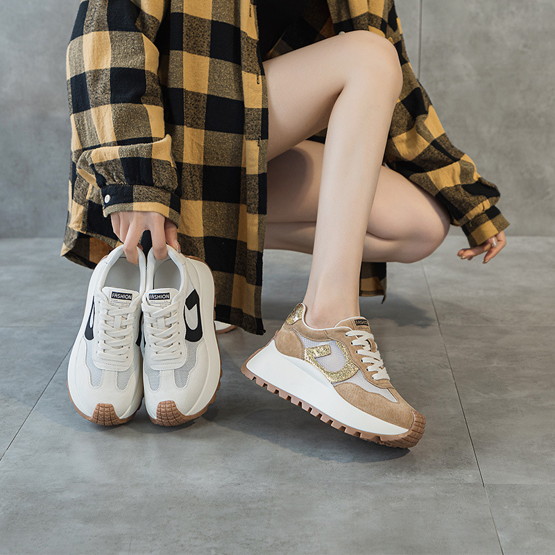 BRYX női platformcipő - 6–8 cm-es magasított sarok, légáteresztő hálós felsőrész, PU talpbetét, elülső pántos zárás