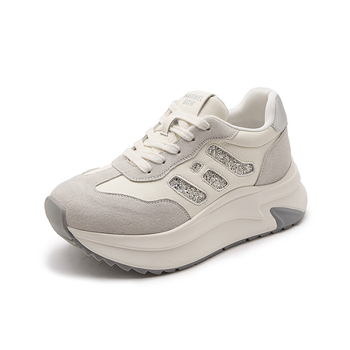 Női vastag talpú sneaker platformmal, felsőrész első réteg disznó bőrből, színblokkal mintázva, platforma 6–8 cm, kézzel készített, fűzővel záródó