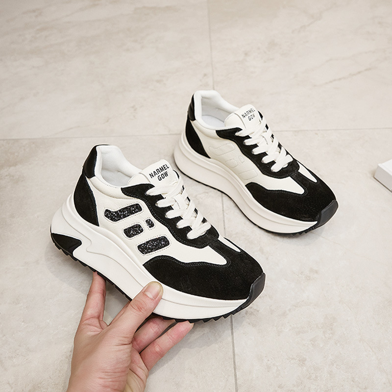 Női vastag talpú sneaker platformmal, felsőrész első réteg disznó bőrből, színblokkal mintázva, platforma 6–8 cm, kézzel készített, fűzővel záródó