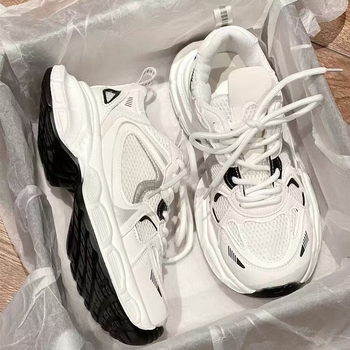 Női casual sportcipők vastag talppal, hálós felsőrésszel, gumitalppal, alacsony boka, előre fűzőzár, 3–5 cm sarokmagasság