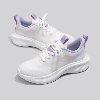 Futócipők légáteresztő felsőrésszel, ultrakönnyű dizájn, fűzős zárás (Légáteresztő felső; belső textile talpbetét; műanyag talp; sarokmagasság 3-5 cm)