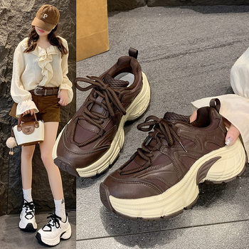 Ženske tenisice tipa dad shoes s platformom – PU gornji dio, gumena podloga, 3-5 cm debeli potpet, prednje vezanje, mrežasta unutrašnjost