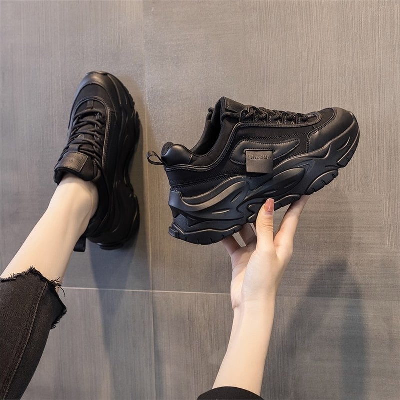 Dámske tenisky inšpirované Forrest Gump, špičatý nos, nízky vrch, šnúrky, vrchný materiál z kože prvej triedy, gumová podrážka, funkcia proti zápachu