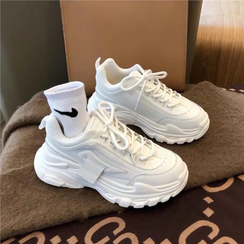 Dámske tenisky inšpirované Forrest Gump, špičatý nos, nízky vrch, šnúrky, vrchný materiál z kože prvej triedy, gumová podrážka, funkcia proti zápachu