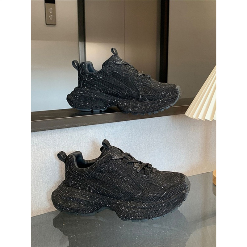 Ženske tenisice s kristalima u stilu dad sneakers, prozračni gornji dio od mreže, debela potplata, vezanje