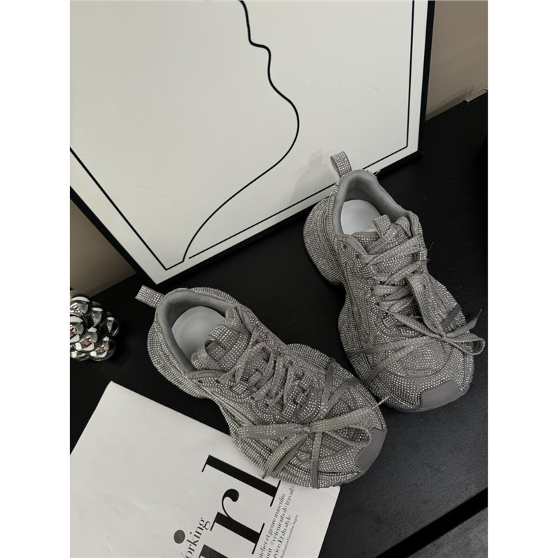 Ženske tenisice s kristalima u stilu dad sneakers, prozračni gornji dio od mreže, debela potplata, vezanje