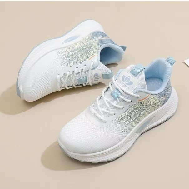 Ženske tenisice s Flyknit gornjim dijelom, lagane i prozračne, prednje vezivanje, niski vrh, EVA uložak