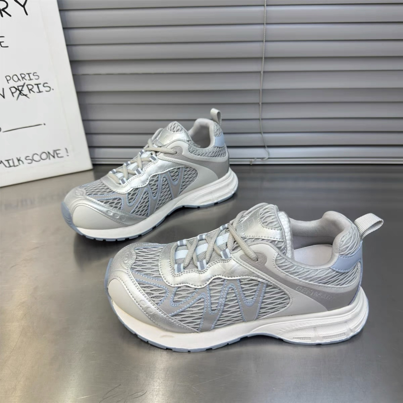 Ženske tenisice tip dad shoes s gornjim dijelom od raffije, debeli đon, vezanje, niski gležanj, gumeni đon