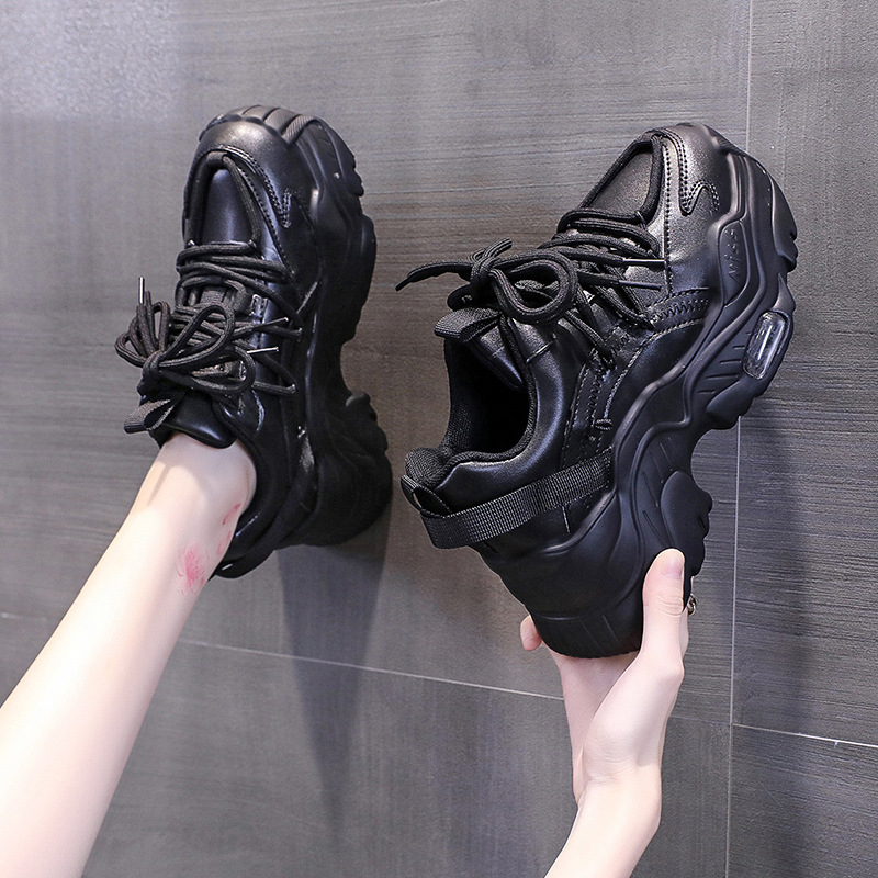 Dámske vysoké športové tenisky v štýle daddy shoes, s PU podrážkou, horná časť z syntetickej kože a textilu, guľatý nos, nízky podpätok 1–3 cm