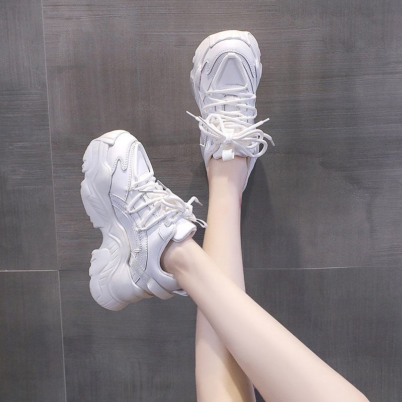 Dámske vysoké športové tenisky v štýle daddy shoes, s PU podrážkou, horná časť z syntetickej kože a textilu, guľatý nos, nízky podpätok 1–3 cm