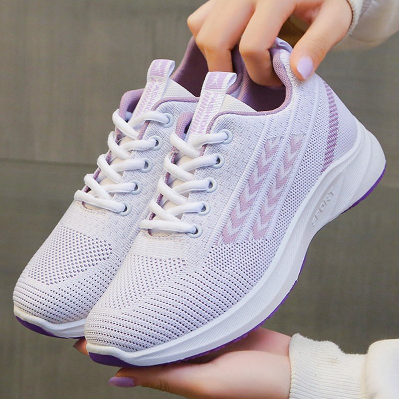 Ženske tenisice s Flyknit gornjim dijelom, prugasti uzorak, zaobljeni vrh prsta, EVA uloška, prednje vezanje