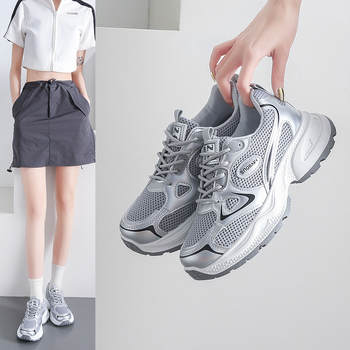 Dámske tenisky typu dad shoes, priedušný sieťovaný vrch, hrubá zvýšená podrážka, gumová podrážka, šnúrkové zapínanie