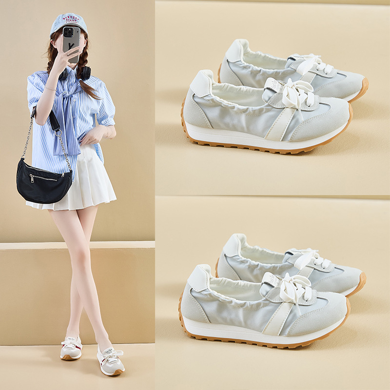 Ženske casual tenisice, platnena gornja, gumeni potplat, srednja visina peta 3–5 cm, prednje vezivanje