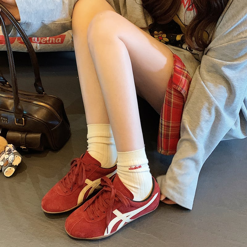 Ежедневни дамски обувки с горна част от кравешки велур, дебела подметка, връзки, дишаща мрежеста подплата, стелка от свинска кожа, гумена подметка