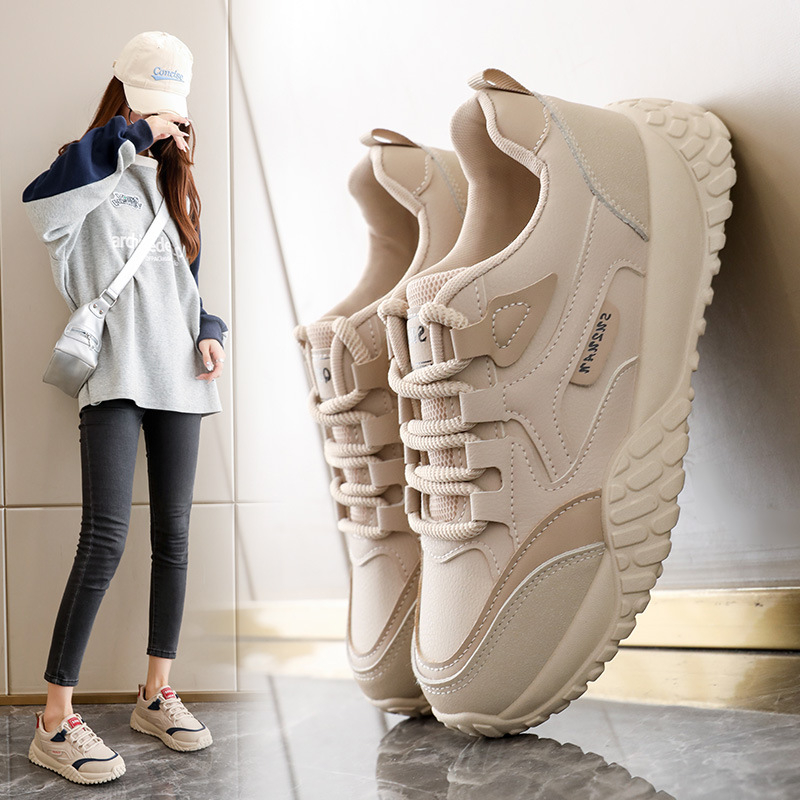 Patike, korejska verzija, ležerni stil; kožni gornji dio, mrežasta unutrašnjost, gumena potplata, vezanje šnurkama, okrugli vrh, ravna peta, EVA uložak