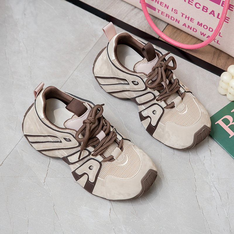 Dámske tenisky zo split kože s hrubou podrážkou, priedušnou sieťovinou vo vnútri, zvyšujú výšku, vhodné na outdoorové voľnočasové behy