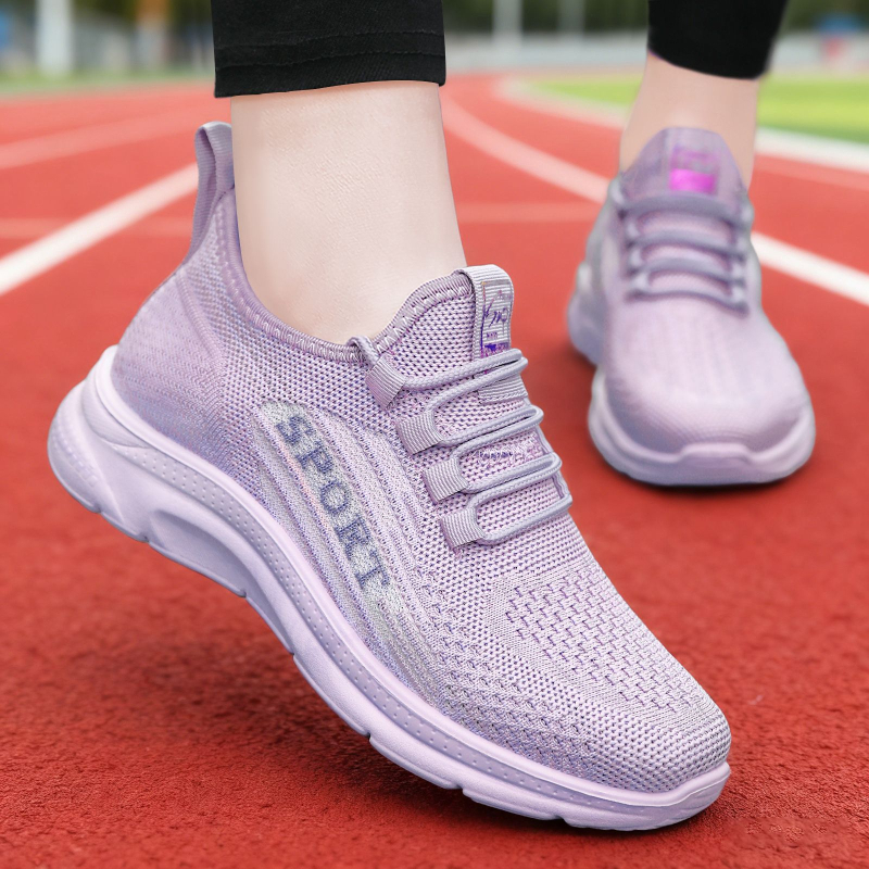 Женски маратонки: дишаща Fly-knit мрежеста горна част, лека PU подметка, предно закопчаване с лента, закрълен нос, нисък профил