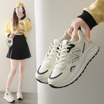 Дамски ежедневни маратонки с дебела подметка – горна част: супер влакна; стелка: EVA; подметка: гума; закопчаване: връзки; височина на тока: 3–5 см