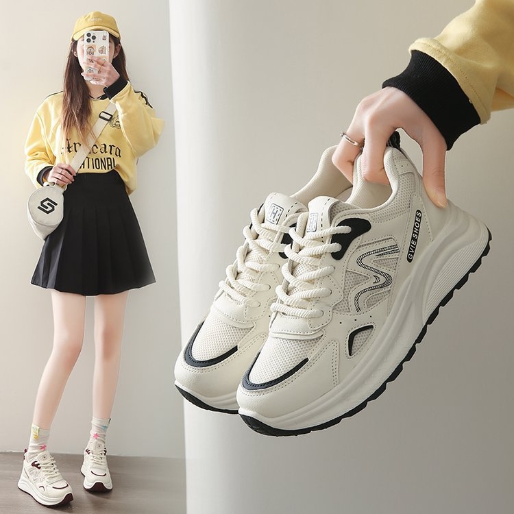 Дамски ежедневни маратонки с дебела подметка – горна част: супер влакна; стелка: EVA; подметка: гума; закопчаване: връзки; височина на тока: 3–5 см