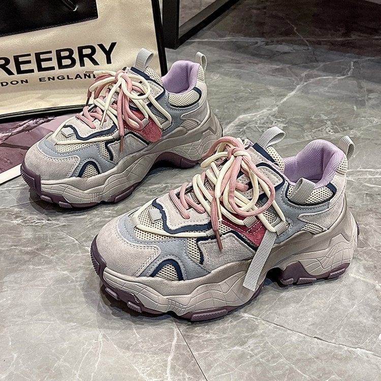 Женски спортно-ежедневни обувки с дишаща микрофибърна горна част, кръгъл нос, предно връзване, гумена подметка, височина на тока 3–5 см