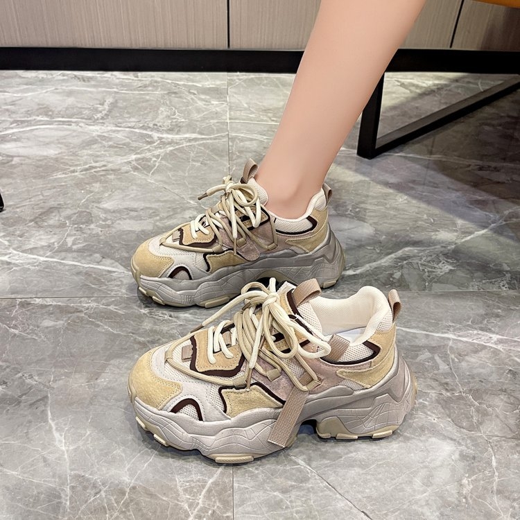 Женски спортно-ежедневни обувки с дишаща микрофибърна горна част, кръгъл нос, предно връзване, гумена подметка, височина на тока 3–5 см