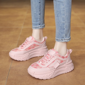 Дамски обувки в корейски стил – dad shoes, PU горно, модел с блоков принт, подметка от гума с инжекционно формоване, връзки, нисък ток 1–3 см