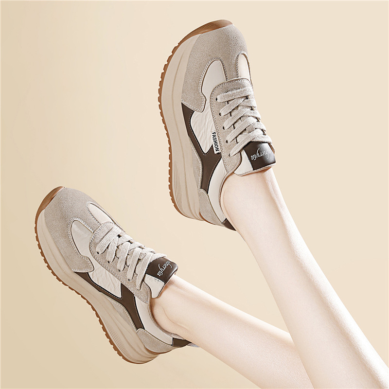 Дамски спортни обувки с дебел под, синтетична кожа, висока горна част, връзки