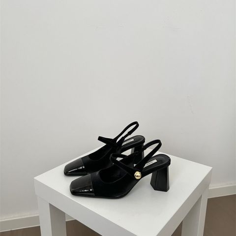 Dámske sandále s štvorcovým nosom a zadným otvorom, PU vrchná časť, gumová podrážka, stredný podpätok 3-6 cm, korejský štýl, zapínanie elastickou páskou, jar 2025