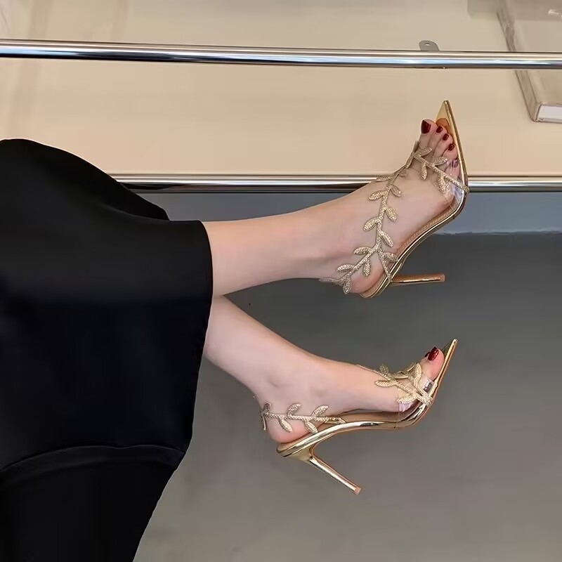 Sandale cu bretea, partea superioară din PU, vârf ascuțit, toc subțire 6–8 cm