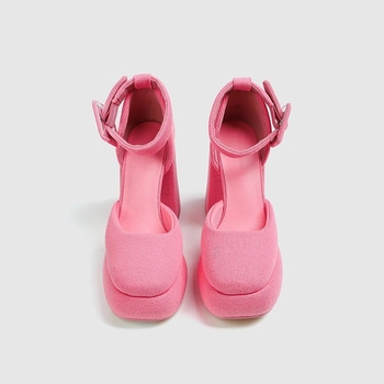 Mary Jane cipele s denim gornjim dijelom, okrugli nos, kopča, visoka pet 6–8 cm, potplat injekcijski oblikovan