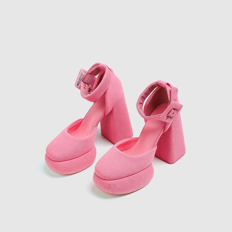 Mary Jane cipele s denim gornjim dijelom, okrugli nos, kopča, visoka pet 6–8 cm, potplat injekcijski oblikovan