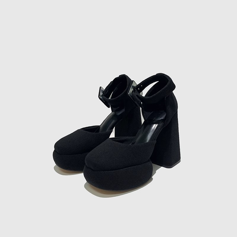 Mary Jane cipele s denim gornjim dijelom, okrugli nos, kopča, visoka pet 6–8 cm, potplat injekcijski oblikovan