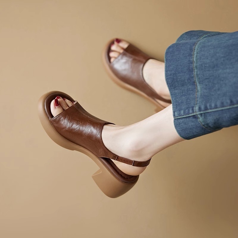 Sandale s usnama ribe, rimski stil; elastična stražnja traka; debeli pet 3–6 cm; gumena potplata; gornji dio: super vlakno