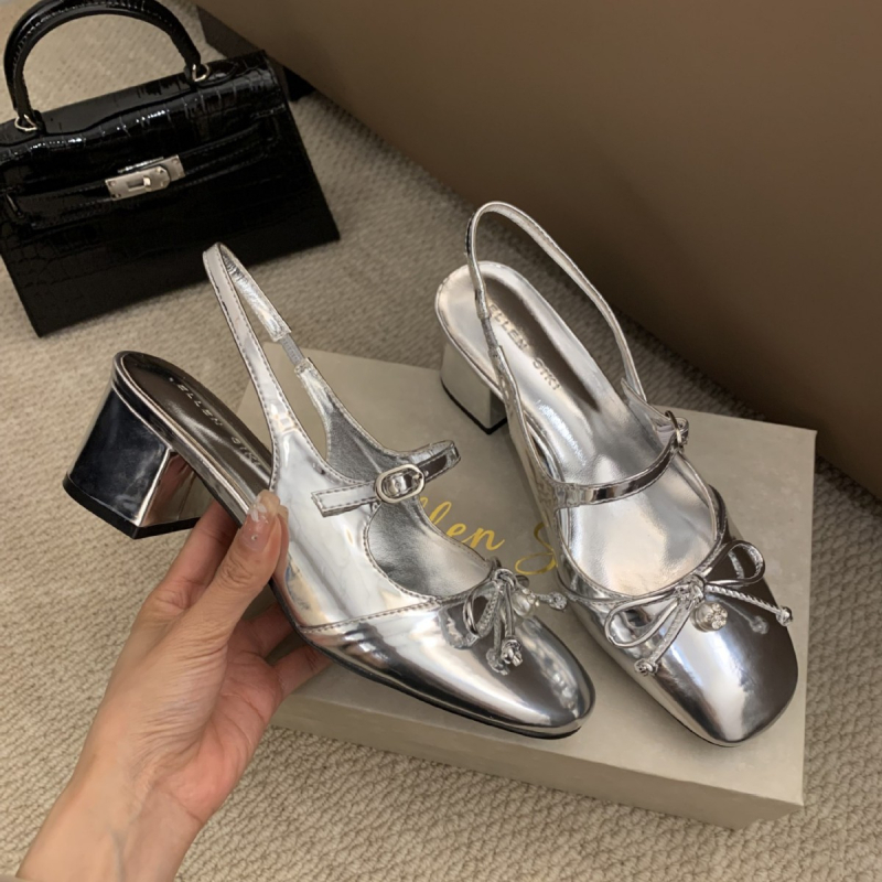 Дамски сандали с една презрамка: перлена панделка, кръгъл нос, закопчаване с катарама, среден ток 3–6 см, горна част кравена кожа