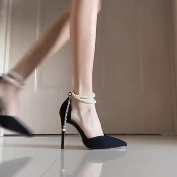 Ženske sandale s oštrim vrhom, stiletto petom, velur gornji dio, kopča s perlom, gumena potplat