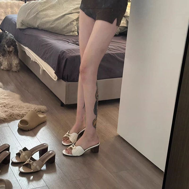 H-Slide papuče u korejskom stilu s malom zlatnom kopčom, gornji dio od ovčje kože, gumena potplata, visoka debela petu