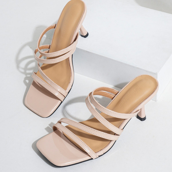 Sandale feminine cu bretea simplă, toc 7 cm, vârf pătrat, stil roman; partea superioară și interiorul din super fiber