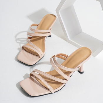 Sandale feminine cu bretea simplă, toc 7 cm, vârf pătrat, stil roman; partea superioară și interiorul din super fiber