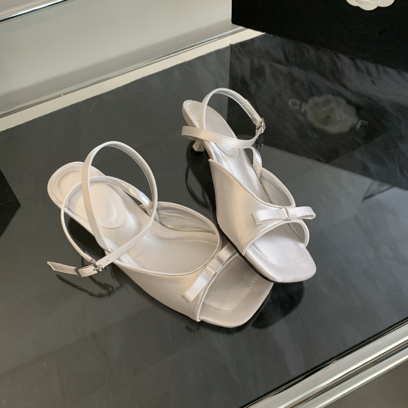 Sandale cu bretele din satin, vârf pătrat, toc subțire, înălțime toc 3-6 cm