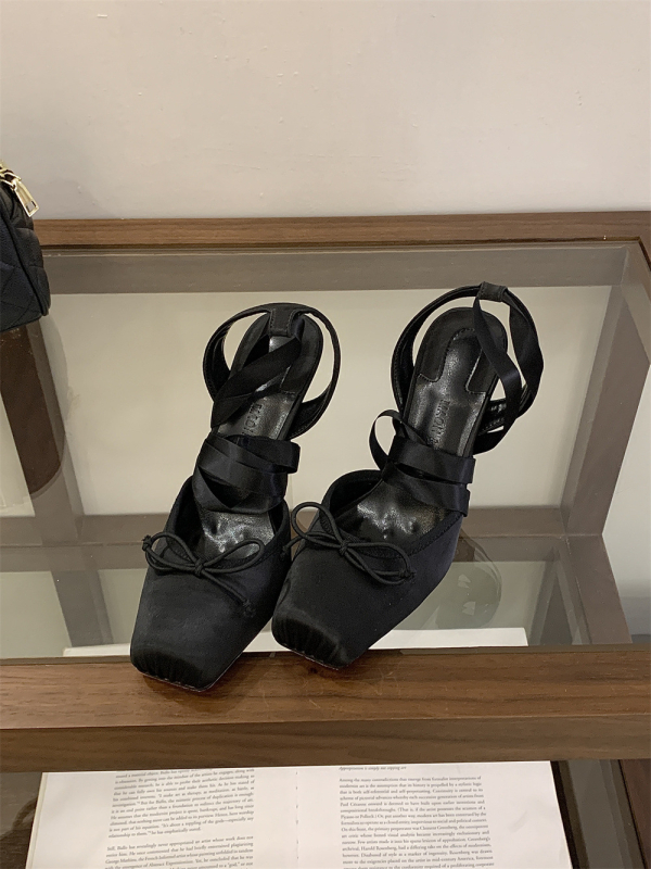 Pantofi femei cu curea la gleznă, vârf ascuțit, toc subțire 6-8 cm, branț din microfibră, talpă PU