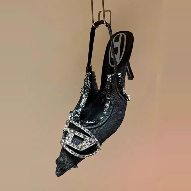 Sandale s oštrim vrhom i logom, otvorenim zadnjim dijelom, pet 3–6 cm, gornji materijal: super vlakno, unutarnji materijal: sintetička koža, potplat: guma