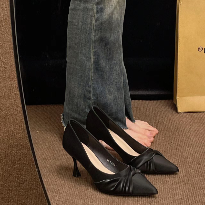 Ženske cipele s oštrim vrhom i visokim petom - PU gornji dio, unutarnja od mikrovlaknastog kože, gumeni potplat