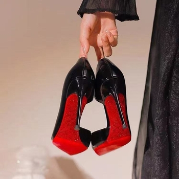 Női magas sarkú cipő | Négyszögletes orr | PU felső rész | Gumírozott talp | Vékony sarok (>8 cm)